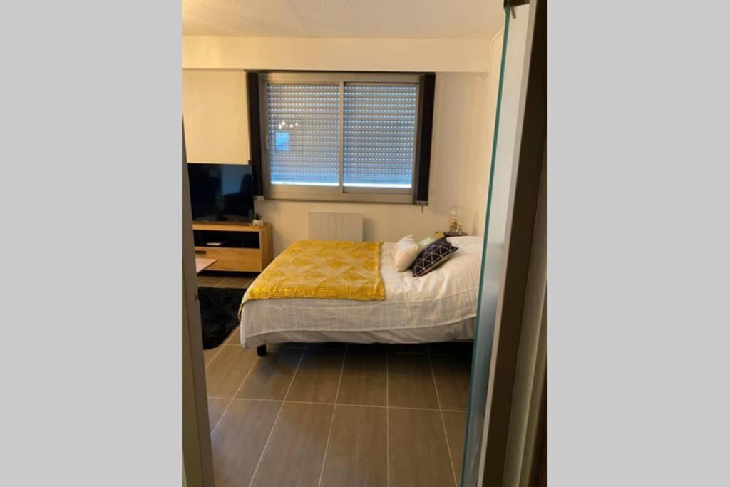 Le 12 Du Temple - Plein Coeur Centre Ville, Residence Privee, 5Mn Gare Sncf, Wifi Et Netflix Niort Exterior foto